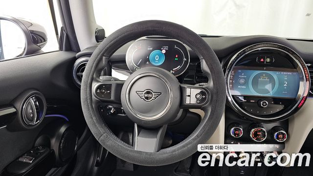Mini Cooper 2023 — photo 13