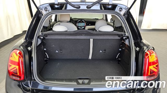Mini Cooper 2023 — photo 20