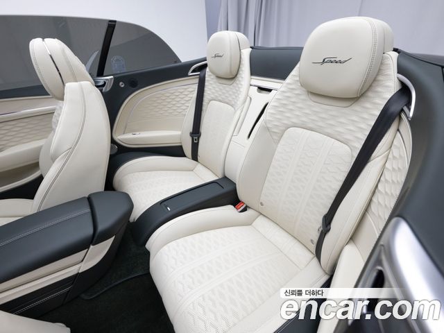 Bentley Continental 2025 — photo 15