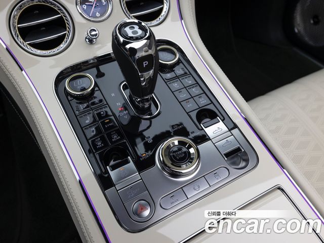 Bentley Continental 2025 — photo 18