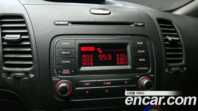 Kia K3 2015 — photo 15