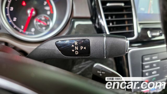 Mercedes-Benz GLS-Class 2017 — photo 9