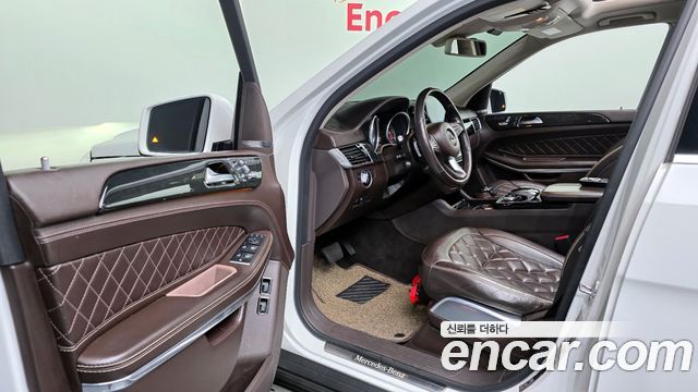 Mercedes-Benz GLS-Class 2017 — photo 11