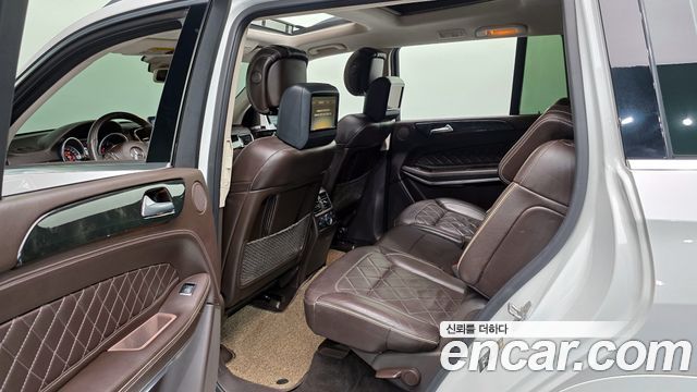 Mercedes-Benz GLS-Class 2017 — photo 12