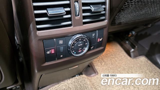 Mercedes-Benz GLS-Class 2017 — photo 17