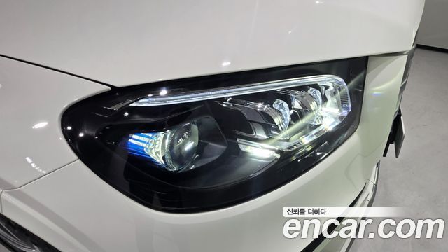 Mercedes-Benz GLS-Class 2025 — photo 12