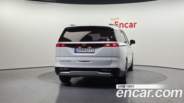Kia Canival 2021 — photo 4