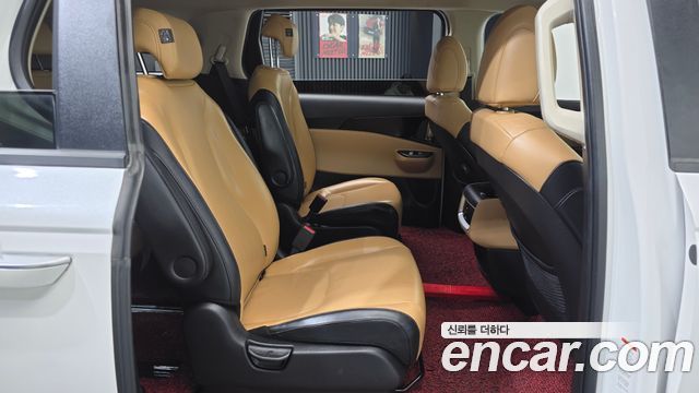Kia Canival 2021 — photo 12