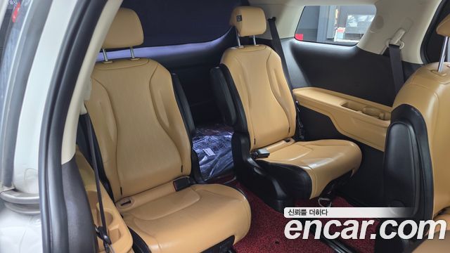 Kia Canival 2021 — photo 18