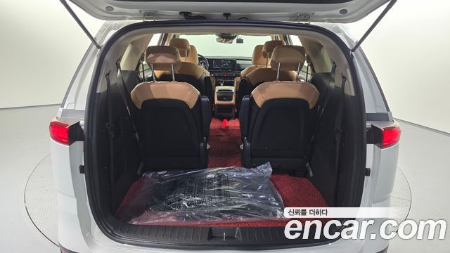 Kia Canival 2021 — photo 20