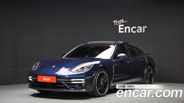 Porsche Panamera 2023 — photo 1