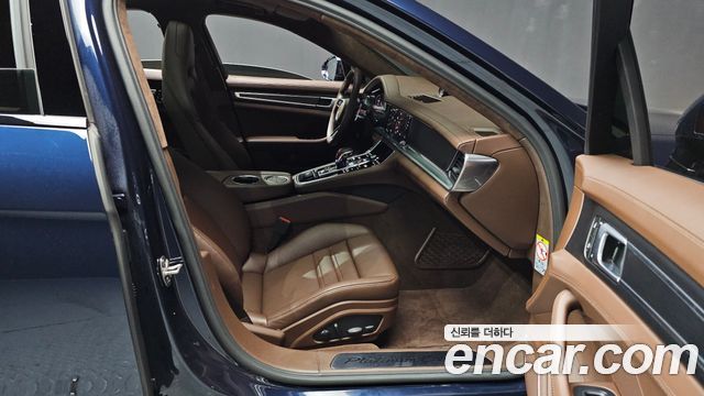 Porsche Panamera 2023 — photo 11