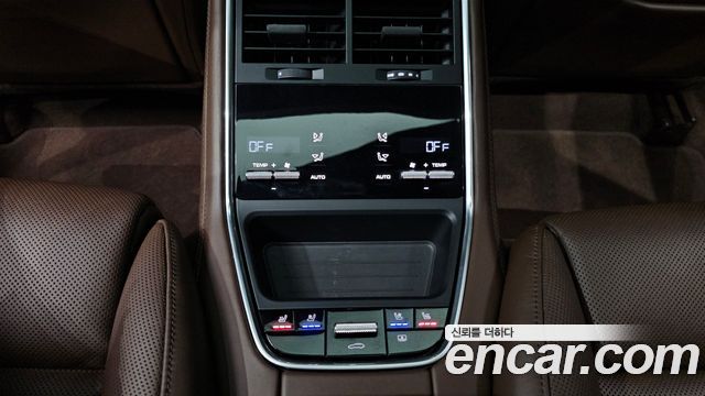 Porsche Panamera 2023 — photo 19