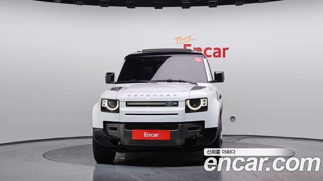 Land Rover Defender 2023 — photo 3