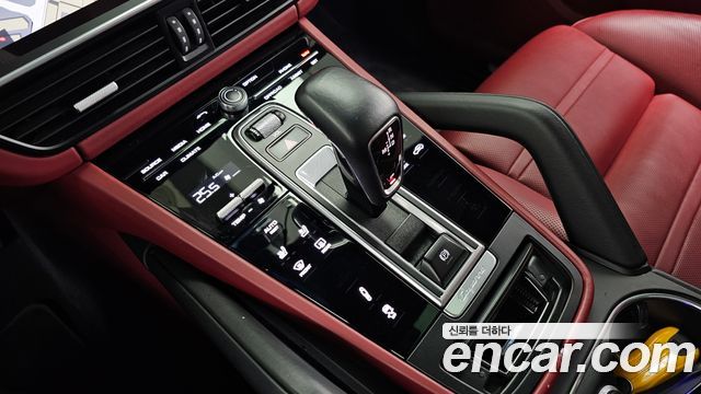 Porsche Cayenne 2019 — photo 9