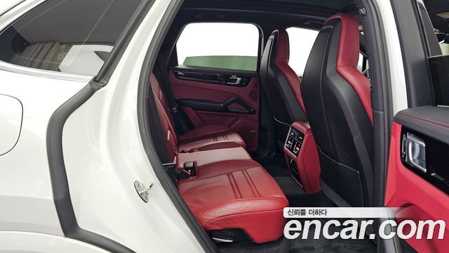 Porsche Cayenne 2019 — photo 12