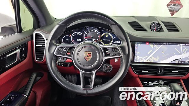 Porsche Cayenne 2019 — photo 13