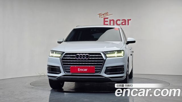 Audi Q7 2019 — photo 3