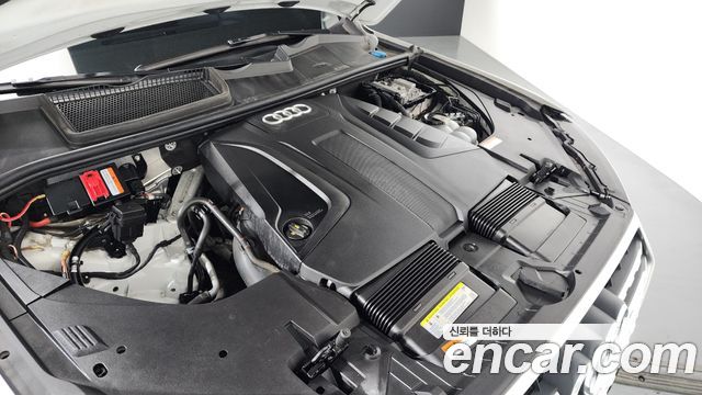 Audi Q7 2019 — photo 6