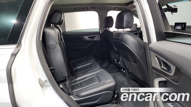 Audi Q7 2019 — photo 12