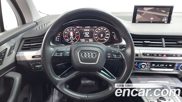 Audi Q7 2019 — photo 13