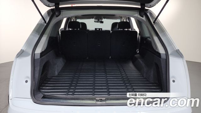 Audi Q7 2019 — photo 20