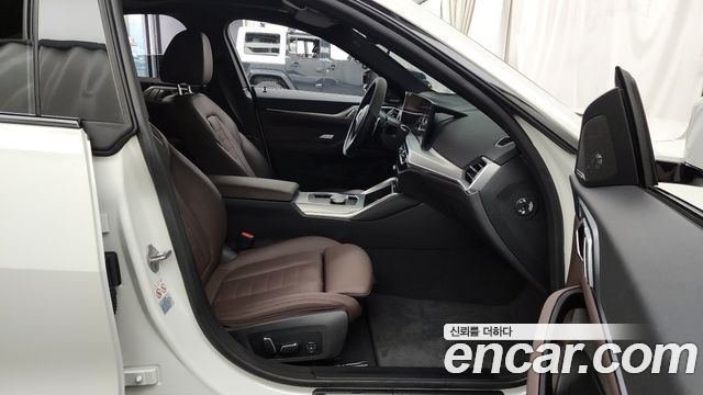 BMW 4-Series 2024 — photo 11