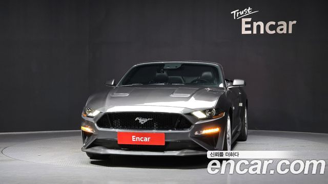 Ford Mustang 2020 — photo 1