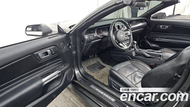 Ford Mustang 2020 — photo 10