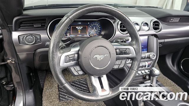 Ford Mustang 2020 — photo 13