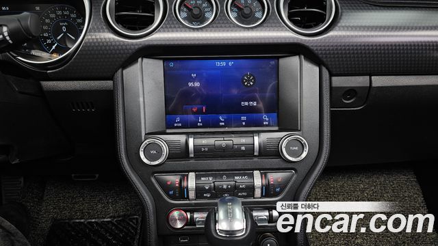 Ford Mustang 2020 — photo 14