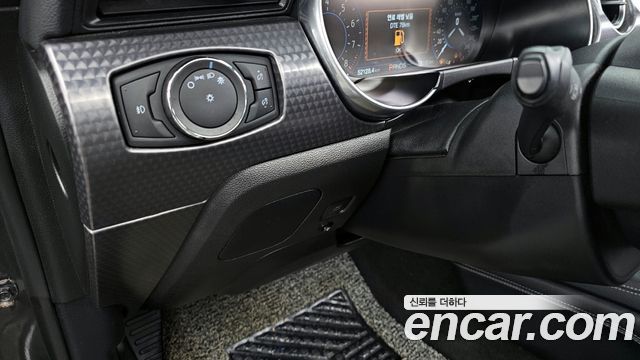 Ford Mustang 2020 — photo 18