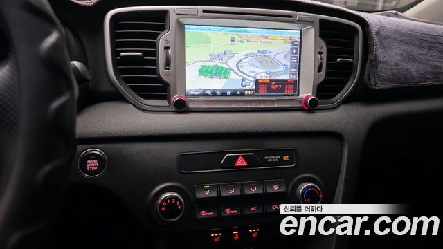 Kia Sportage 2016 — photo 14