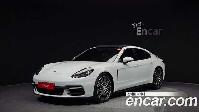 Porsche Panamera 2018 — photo 1