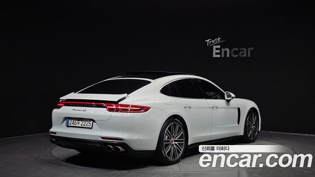 Porsche Panamera 2018 — photo 2