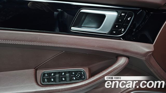 Porsche Panamera 2018 — photo 12
