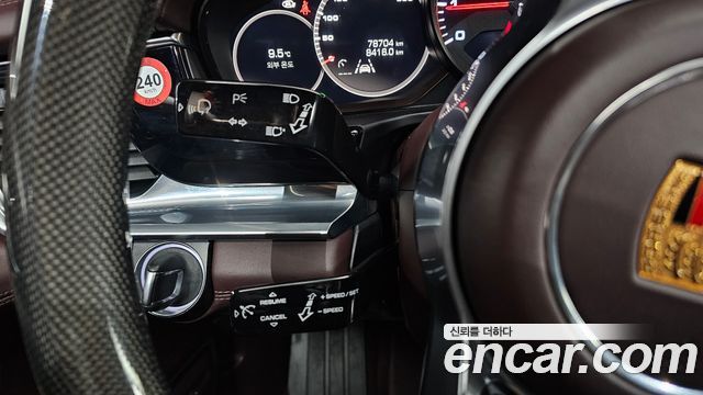 Porsche Panamera 2018 — photo 13