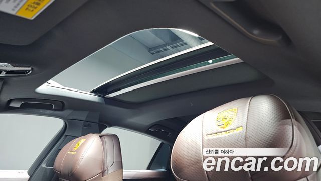 Porsche Panamera 2018 — photo 18