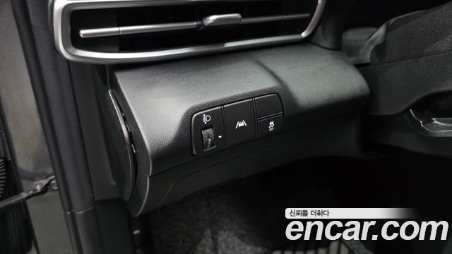 Hyundai AVANTE 2021 — photo 19