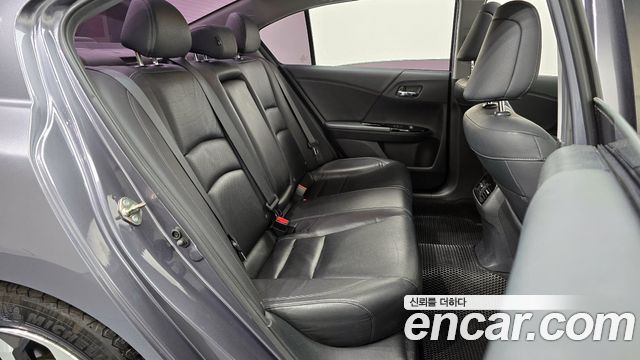 Honda Accord 2016 — photo 12