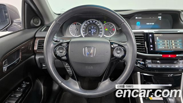 Honda Accord 2016 — photo 13