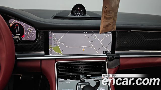 Porsche Panamera 2019 — photo 14