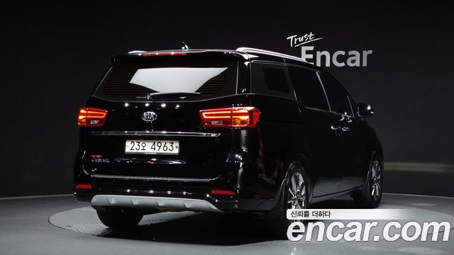Kia Canival 2019 — photo 2