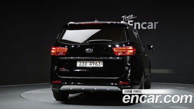 Kia Canival 2019 — photo 4