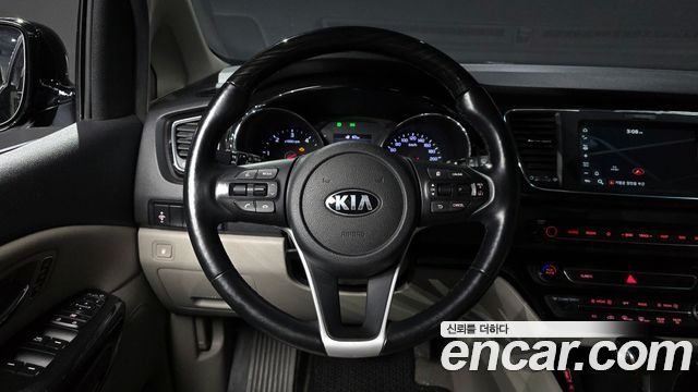 Kia Canival 2019 — photo 13