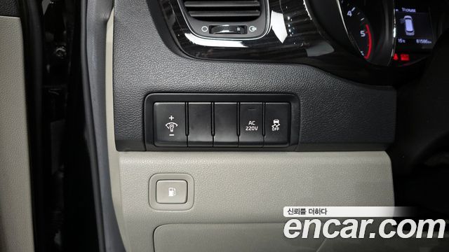 Kia Canival 2019 — photo 16
