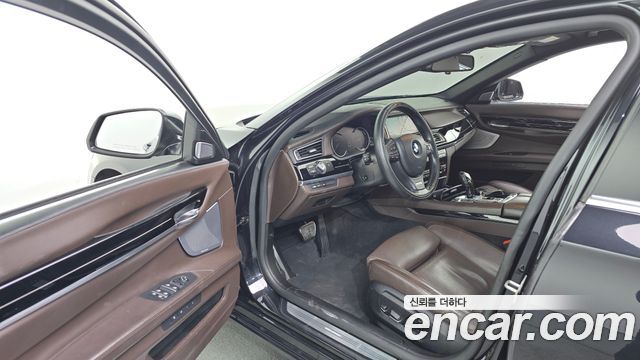 BMW 7-Series 2015 — photo 10