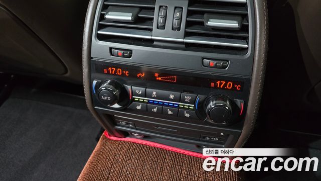 BMW 7-Series 2015 — photo 18