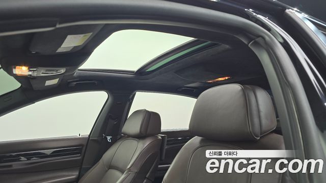 BMW 7-Series 2015 — photo 19