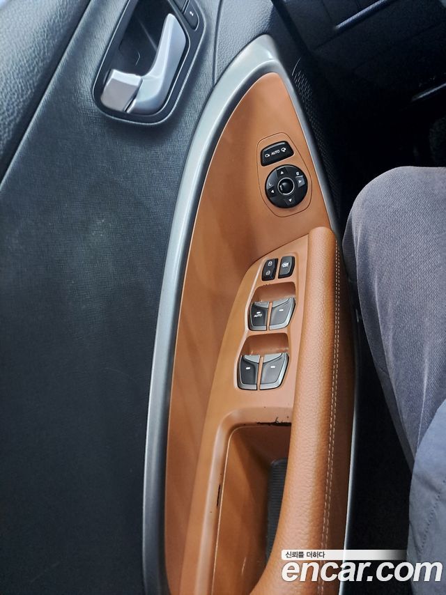 Hyundai Santafe 2016 — photo 16
